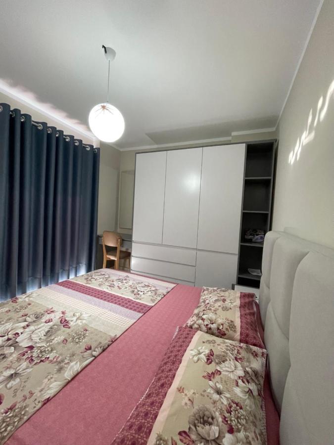 סרנדה Modern Beachfront Apartments מראה חיצוני תמונה