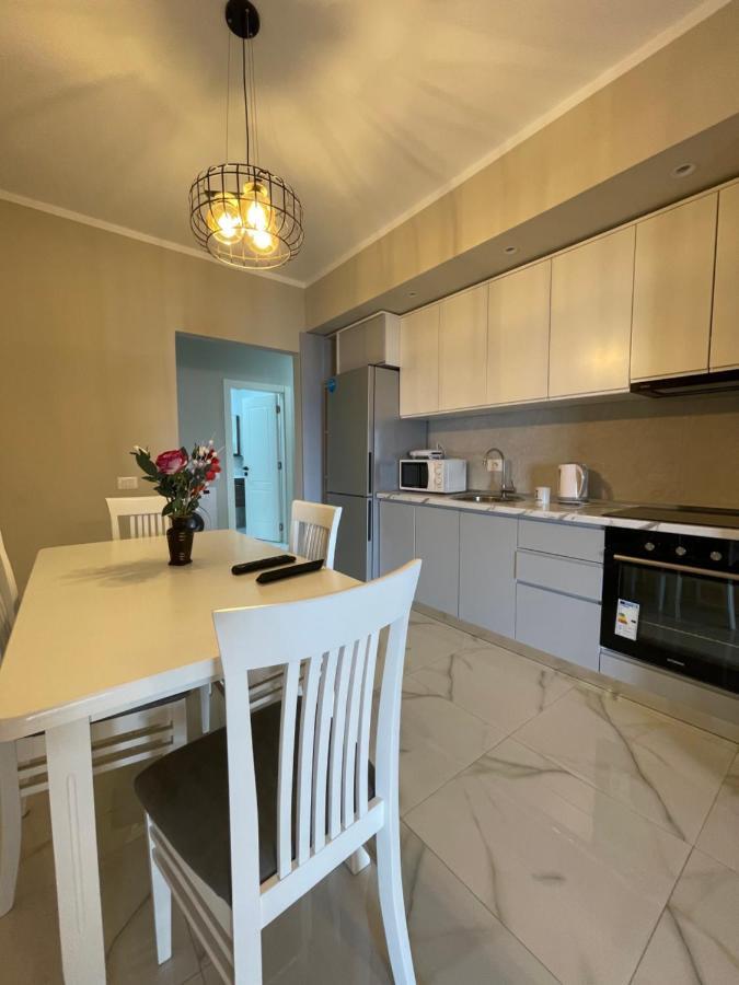 סרנדה Modern Beachfront Apartments מראה חיצוני תמונה