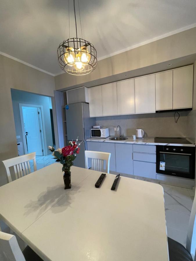 סרנדה Modern Beachfront Apartments מראה חיצוני תמונה
