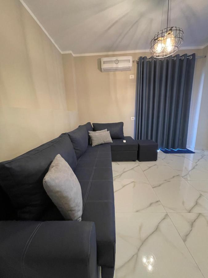 סרנדה Modern Beachfront Apartments מראה חיצוני תמונה