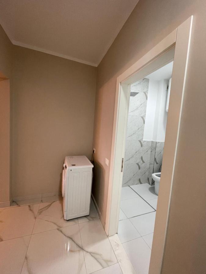 סרנדה Modern Beachfront Apartments מראה חיצוני תמונה