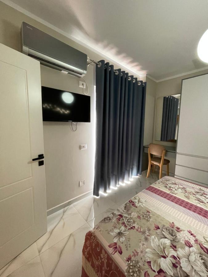 סרנדה Modern Beachfront Apartments מראה חיצוני תמונה