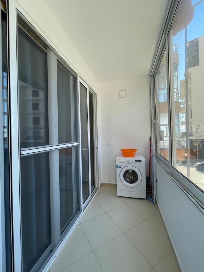 סרנדה Modern Beachfront Apartments מראה חיצוני תמונה