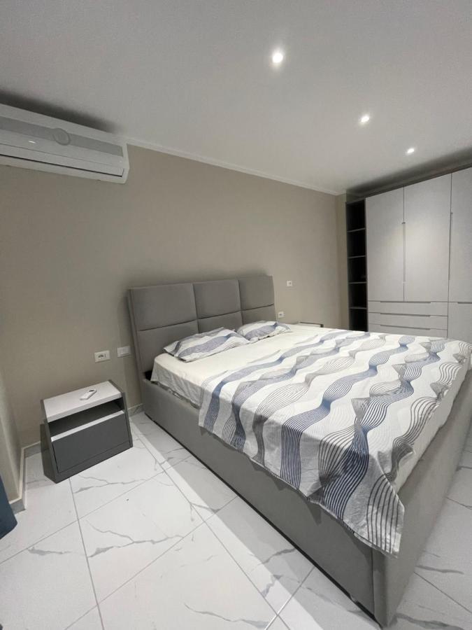 סרנדה Modern Beachfront Apartments מראה חיצוני תמונה