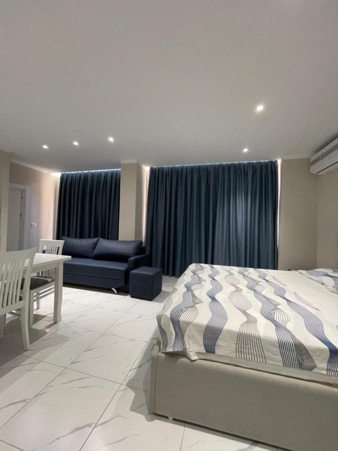 סרנדה Modern Beachfront Apartments מראה חיצוני תמונה