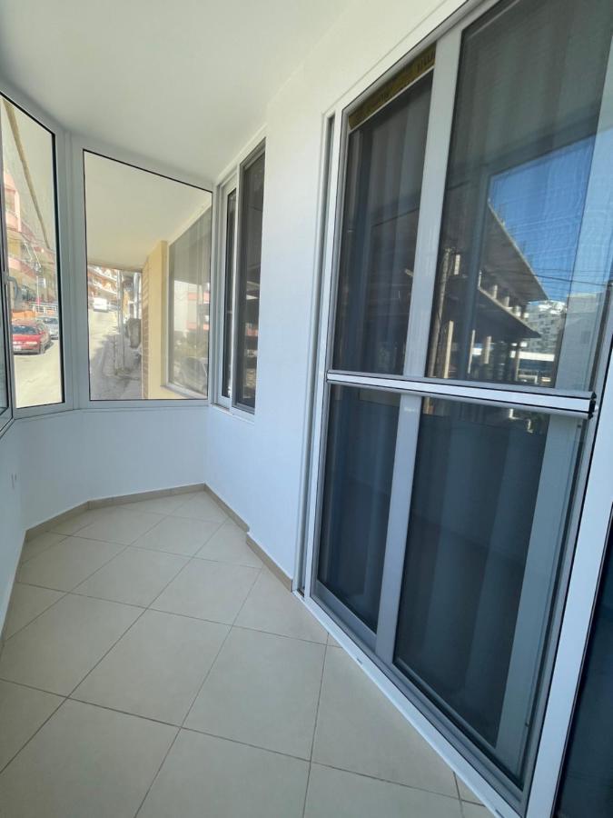 סרנדה Modern Beachfront Apartments מראה חיצוני תמונה