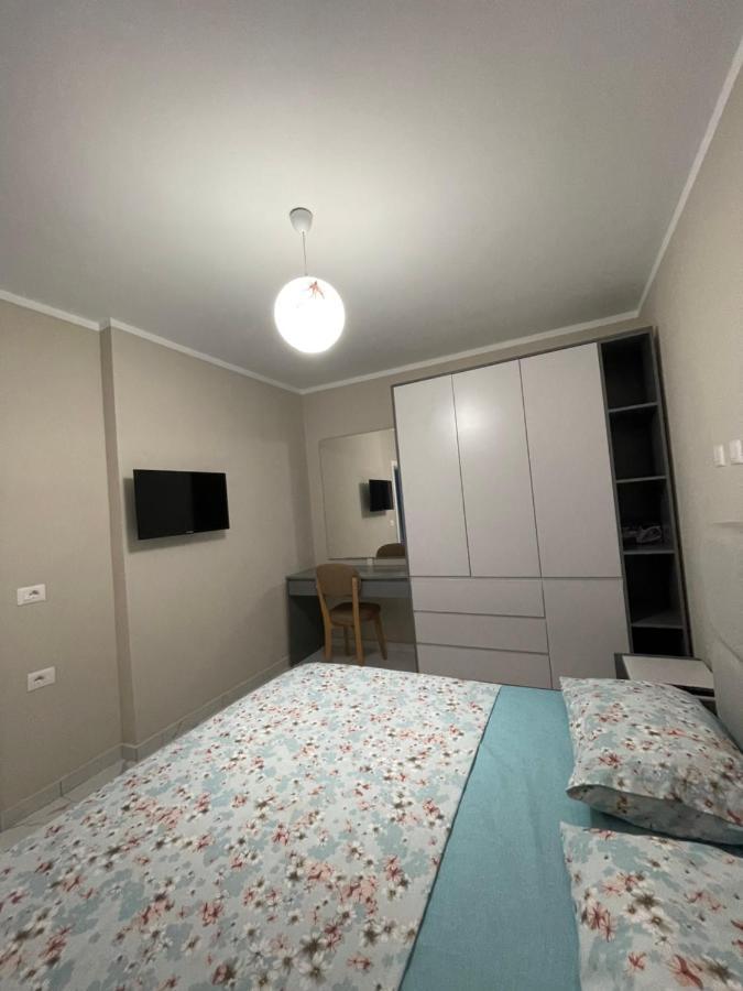 סרנדה Modern Beachfront Apartments מראה חיצוני תמונה