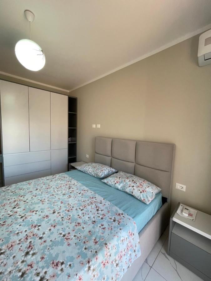 סרנדה Modern Beachfront Apartments מראה חיצוני תמונה