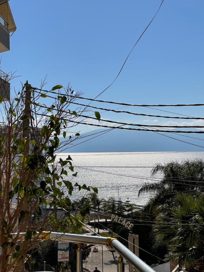 סרנדה Modern Beachfront Apartments מראה חיצוני תמונה