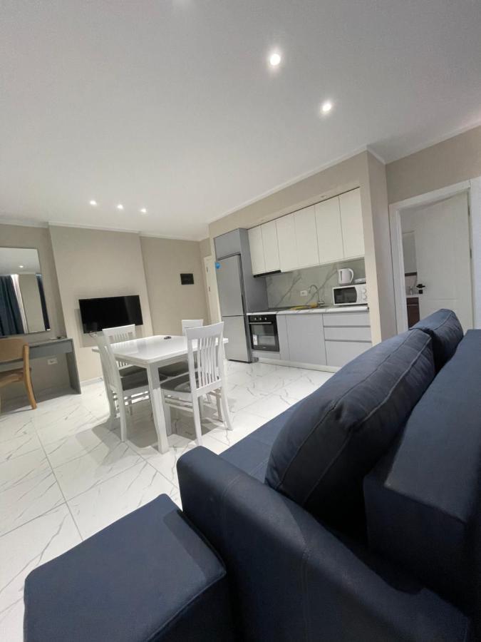 סרנדה Modern Beachfront Apartments מראה חיצוני תמונה