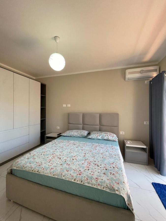 סרנדה Modern Beachfront Apartments מראה חיצוני תמונה