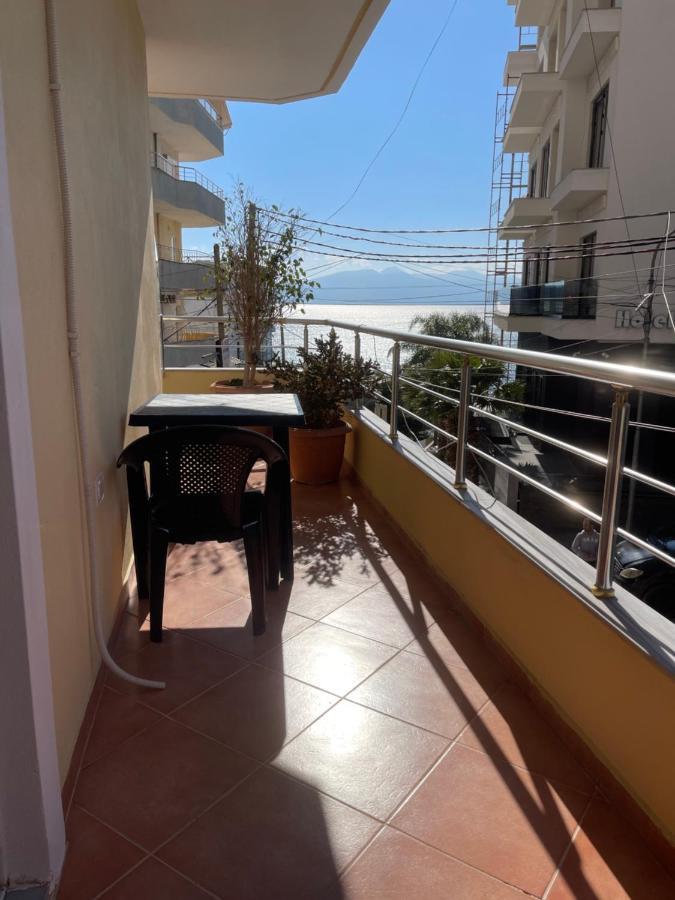 סרנדה Modern Beachfront Apartments מראה חיצוני תמונה