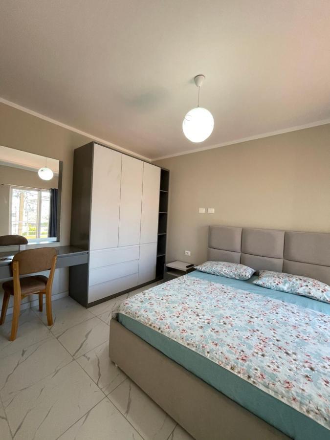 סרנדה Modern Beachfront Apartments מראה חיצוני תמונה
