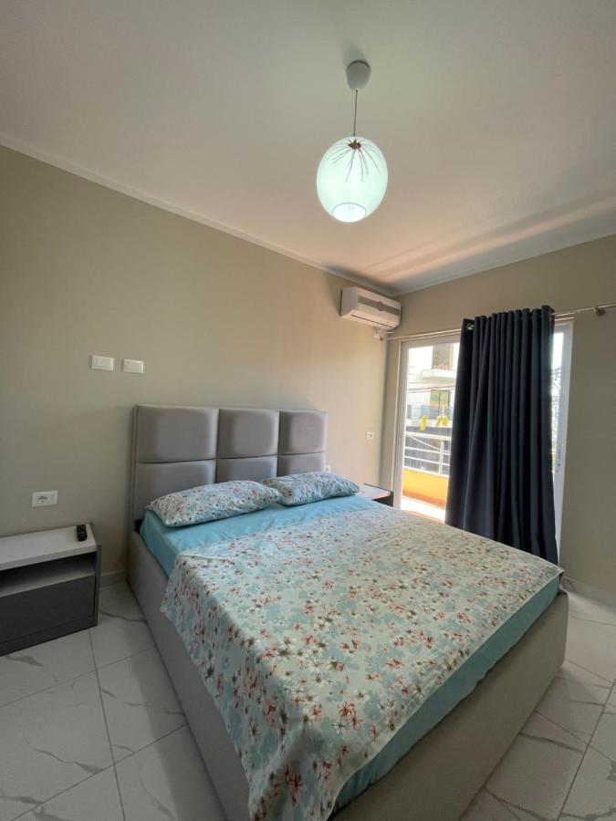 סרנדה Modern Beachfront Apartments מראה חיצוני תמונה