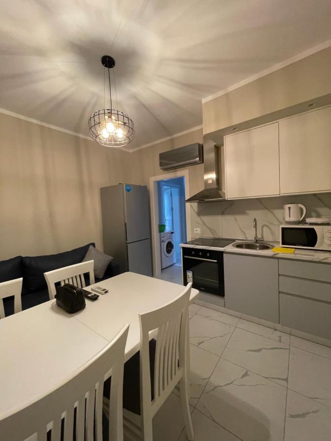 סרנדה Modern Beachfront Apartments מראה חיצוני תמונה