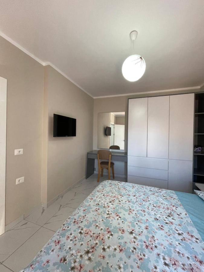 סרנדה Modern Beachfront Apartments מראה חיצוני תמונה